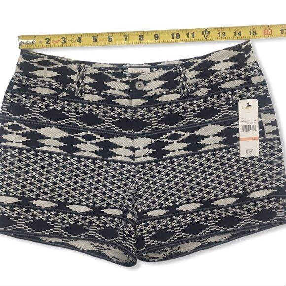 Laundry by Shelli Segal Geometric Jacquard Shorts - Picture 5 of 10